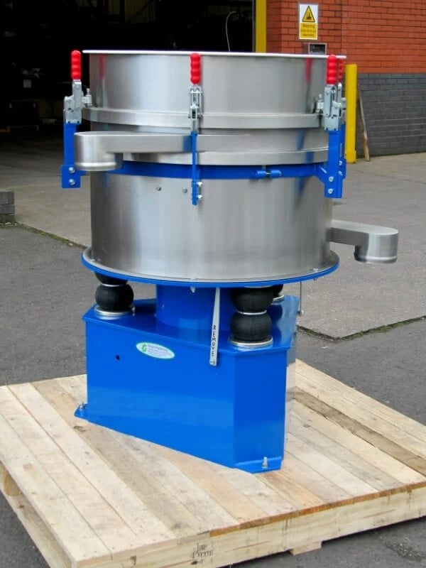 Vibrating separator with deep base deck.