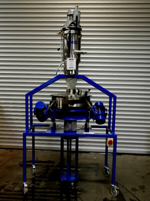 Vibrating screen on mobile support frame.